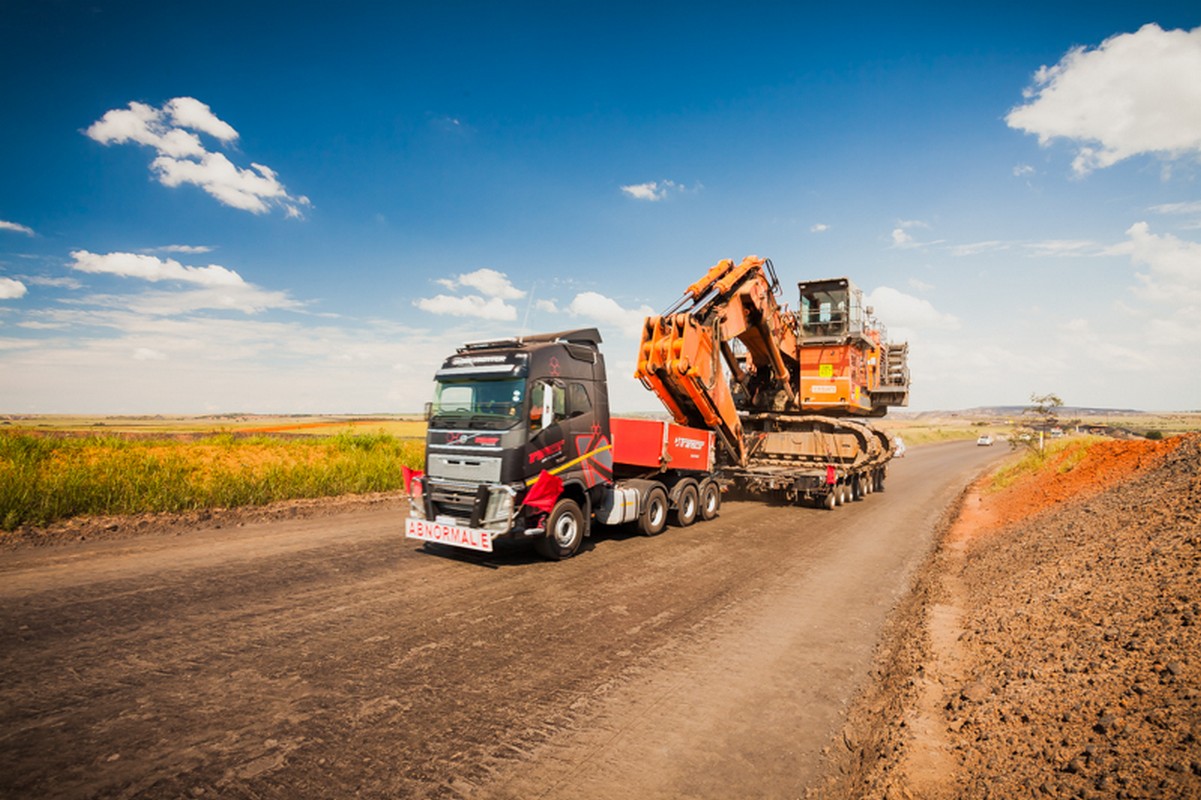Excavator on lowbed
